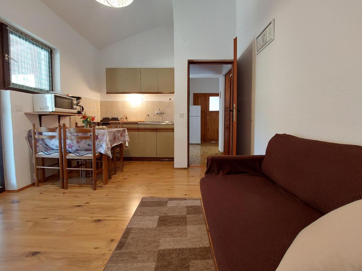 Pinezići Apartments Vilim מראה חיצוני תמונה