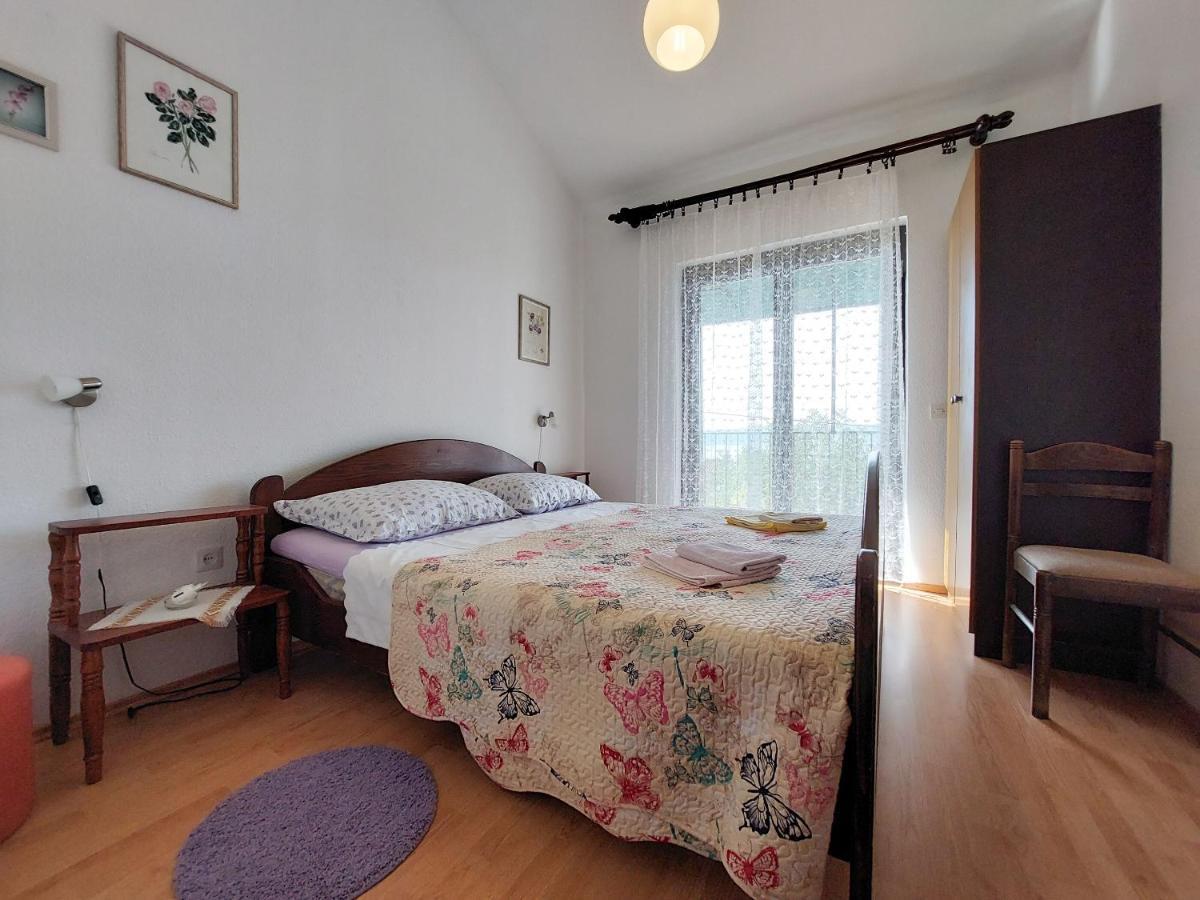 Pinezići Apartments Vilim מראה חיצוני תמונה